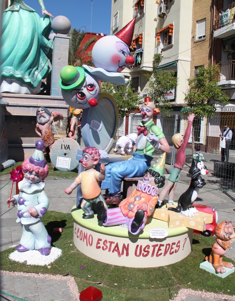 Totfalles: Plaça de la Creu-Los Ángeles